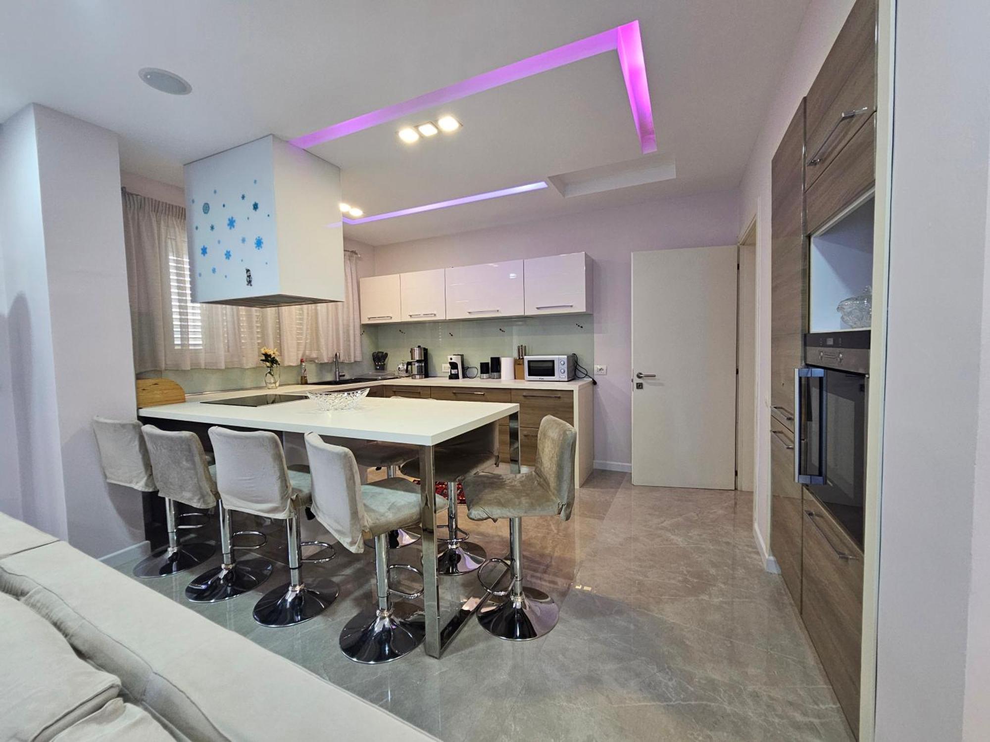 Apartament Eni's