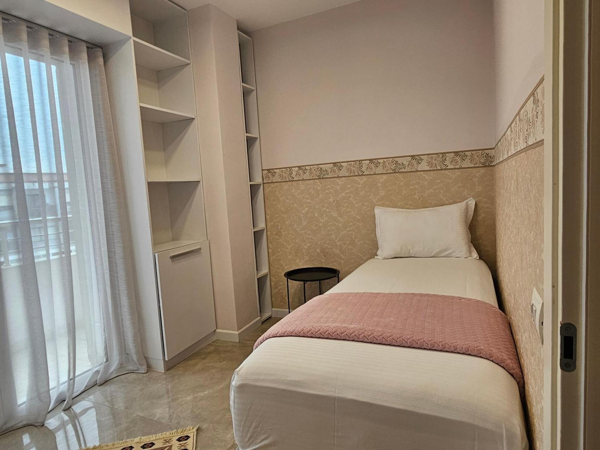 Apartament Eni's *